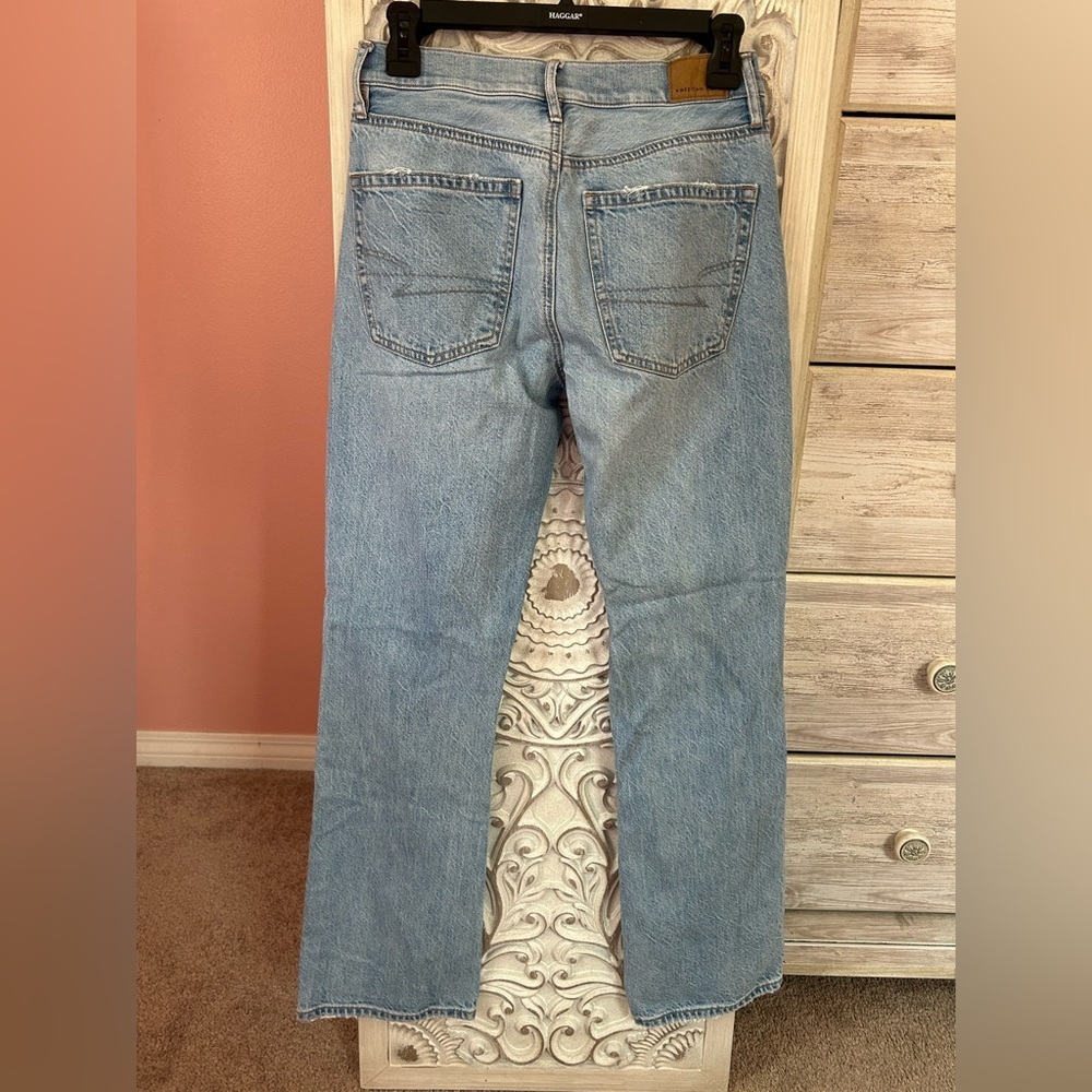 American Eagle 90’s bootcut distressed knees light wash comfort waist jeans 2reg - Picture 8 of 12